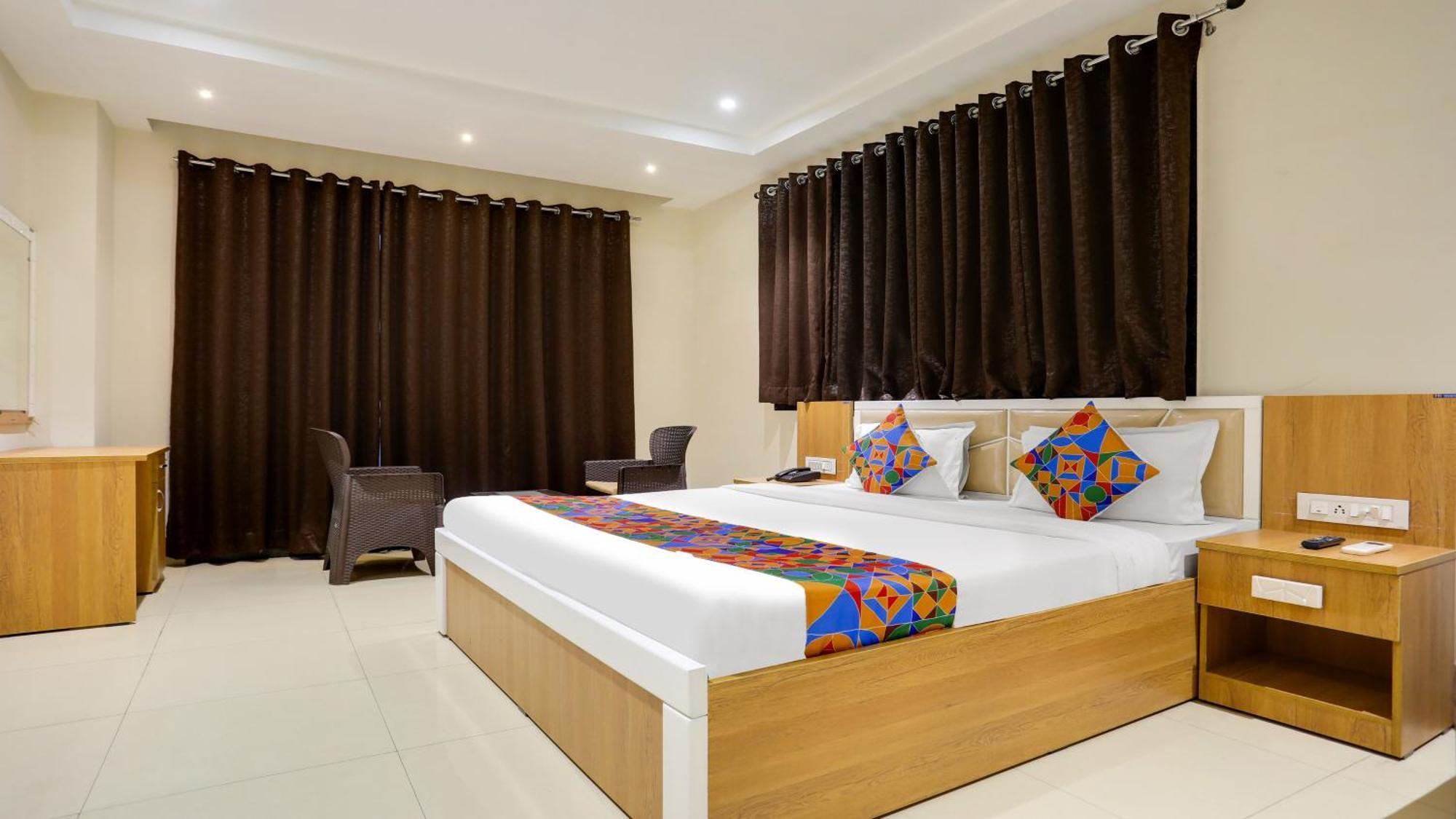 Fabhotel Mansarovar Inn Райпур Экстерьер фото