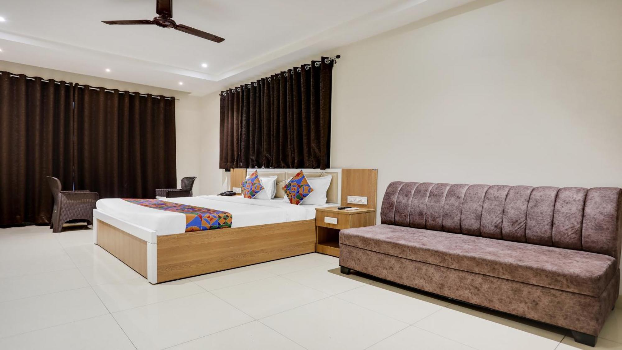 Fabhotel Mansarovar Inn Райпур Экстерьер фото