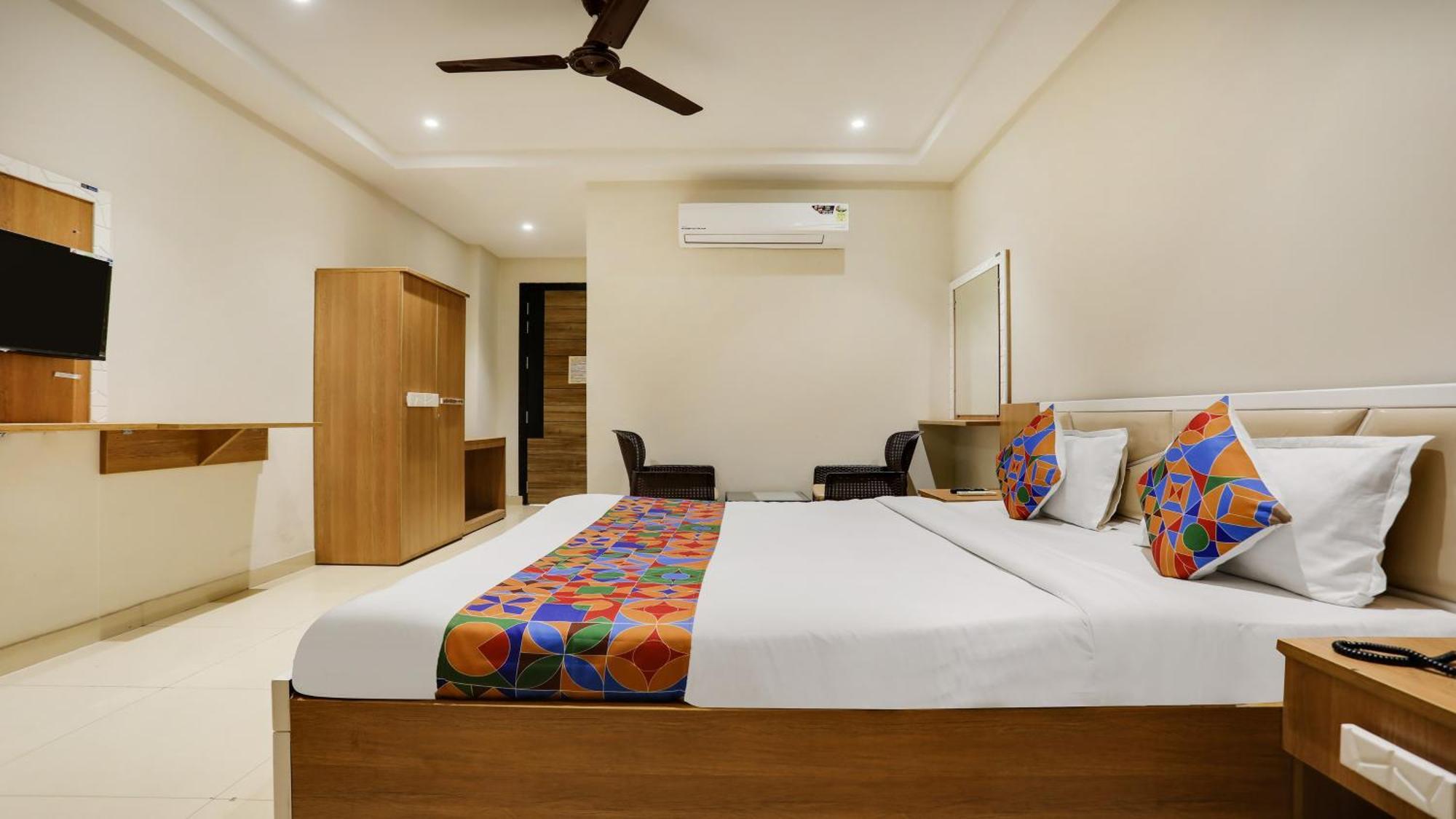 Fabhotel Mansarovar Inn Райпур Экстерьер фото